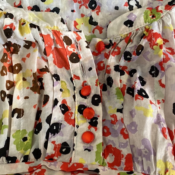 Cute white dress with black and red specks.  Shiny red little buttons - Picture 3 of 3